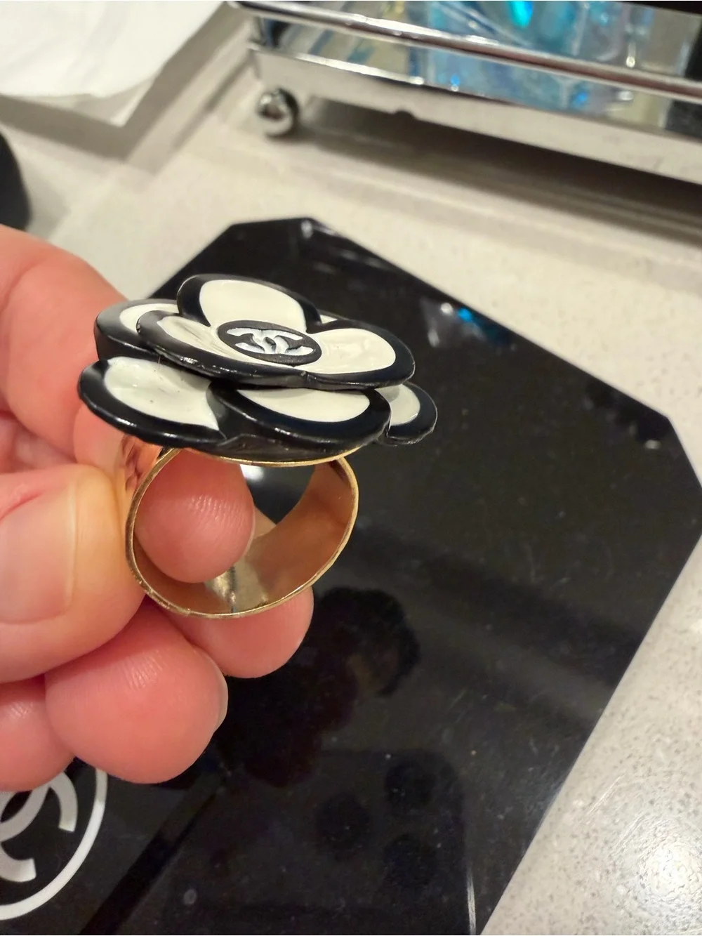 Ring Black and White Floral Brooch